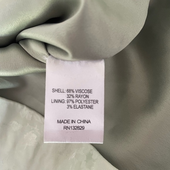 Lovers + Friends Gabriela Jacquard Balloon Sleeve Floral Romper 37419 - Picture 4 of 11